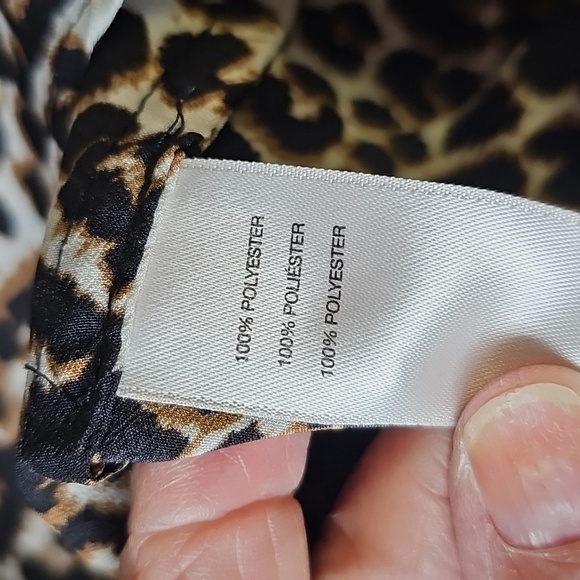 Chico's Leopard‎ Print Women's Top. Size XL CHICO'S 3.  tab Sleeves. Easy Care. - Picture 9 of 9